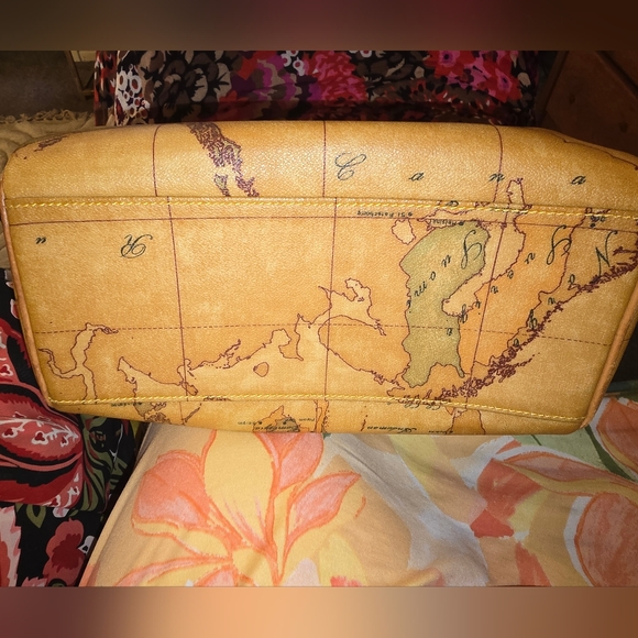Vintage Map Print Handbag by Alviero Martini - Picture 5 of 13